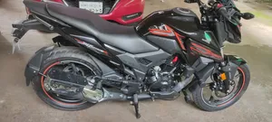 হোন্ডা এক্স-ব্লেড ১৬০ ২০২৫ কালো