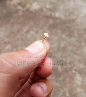Gold Nose Pin