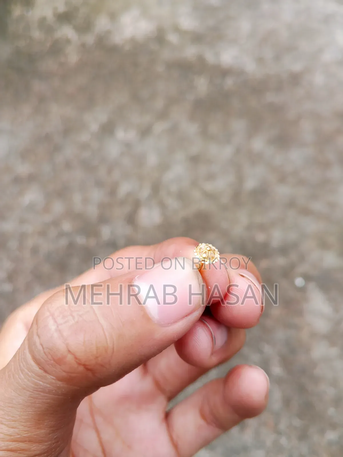 Gold Nose Pin