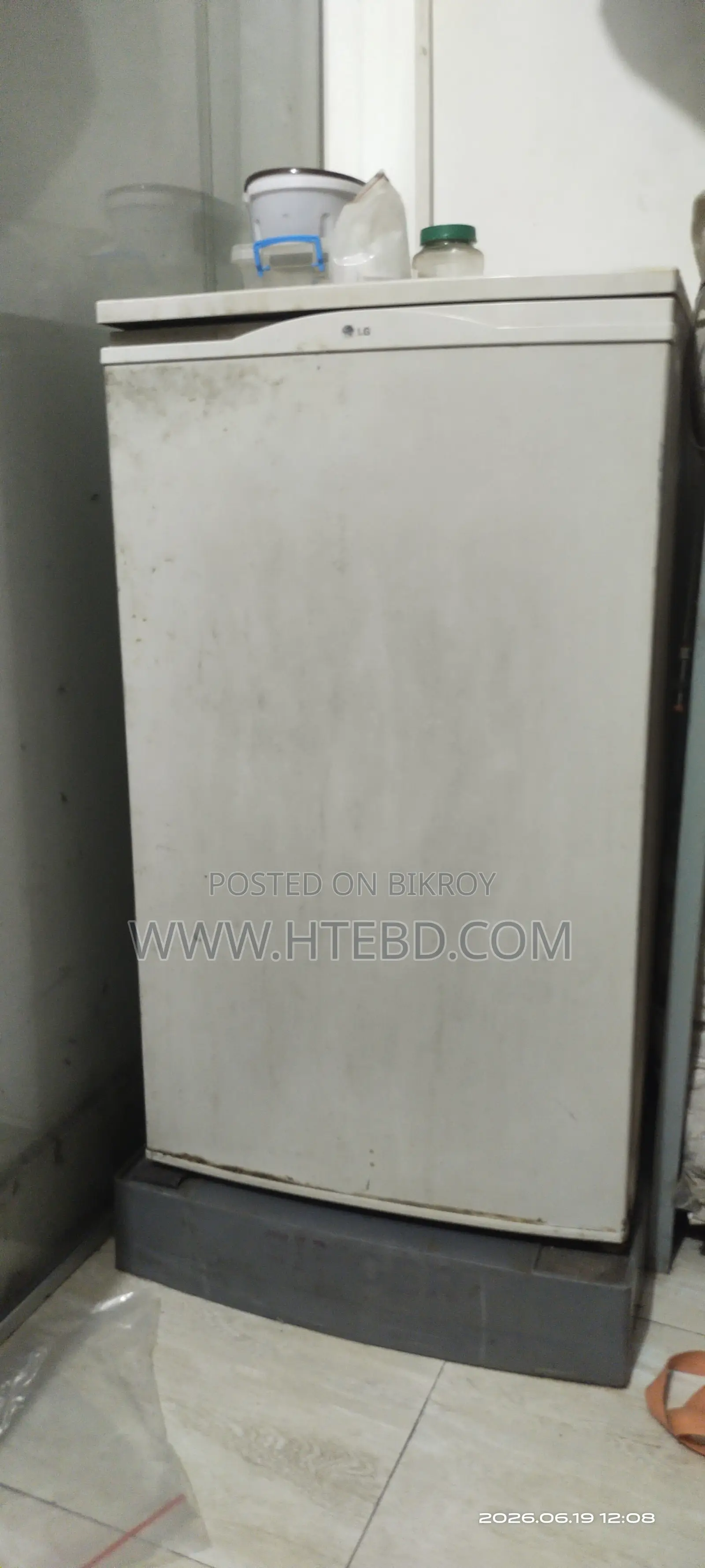 এলজি মিনি রেফ্রিজারেটর (ফ্রিজ)