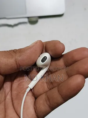 অ্যাপল লাইটনিং ইয়ারফোন