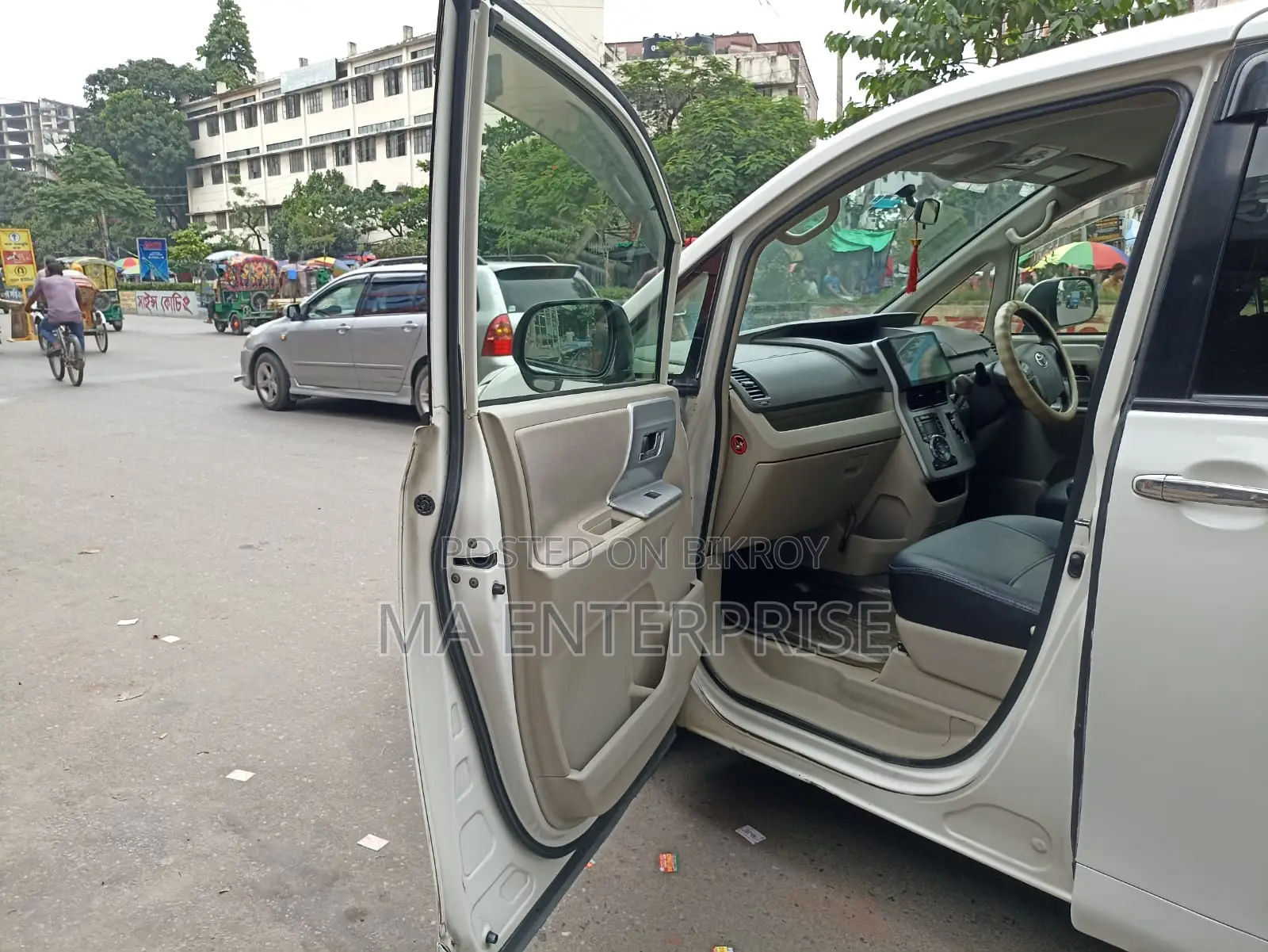 টয়োটা নোয়া ২০১৩ পার্ল