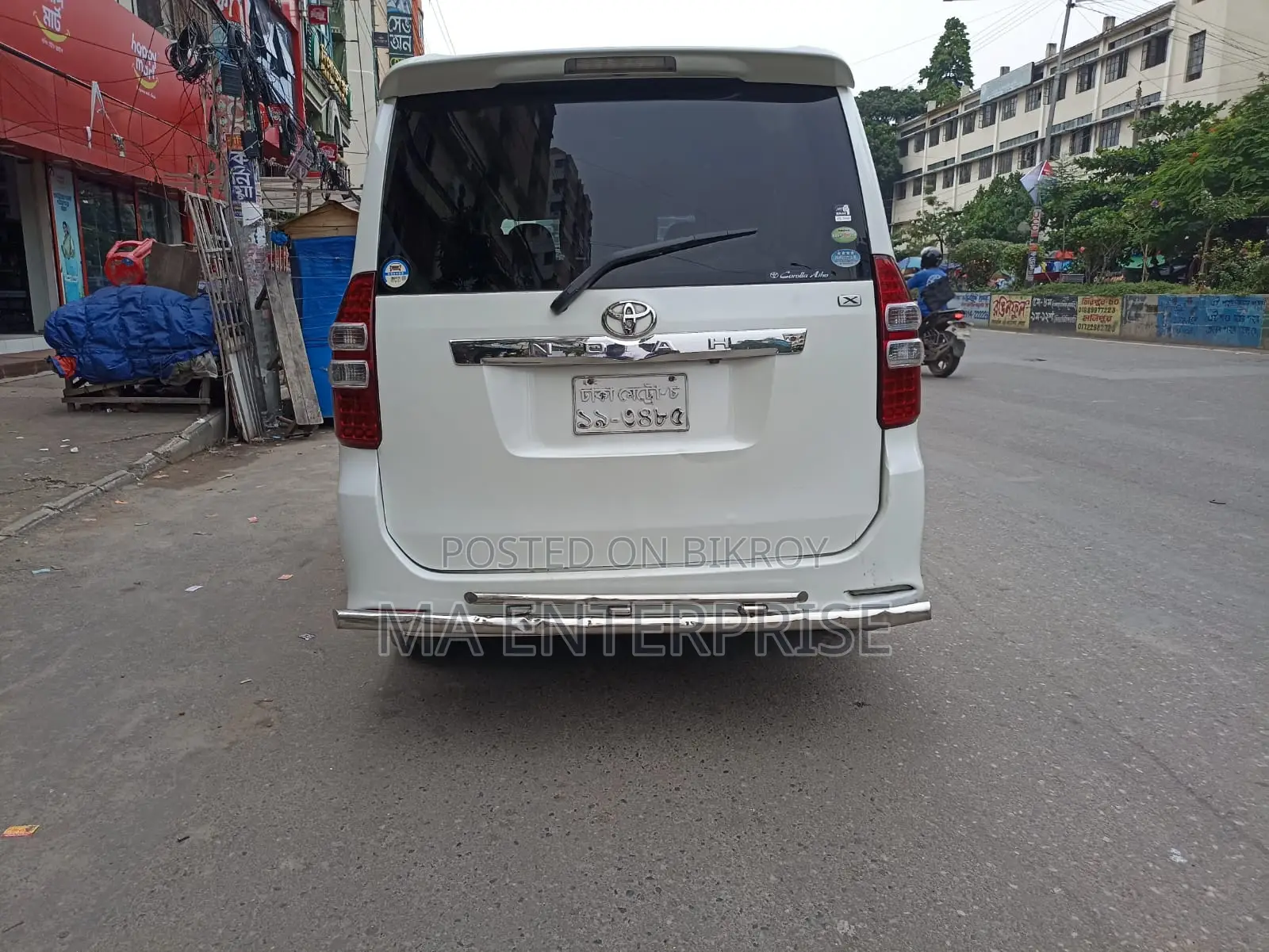 টয়োটা নোয়া ২০১৩ পার্ল