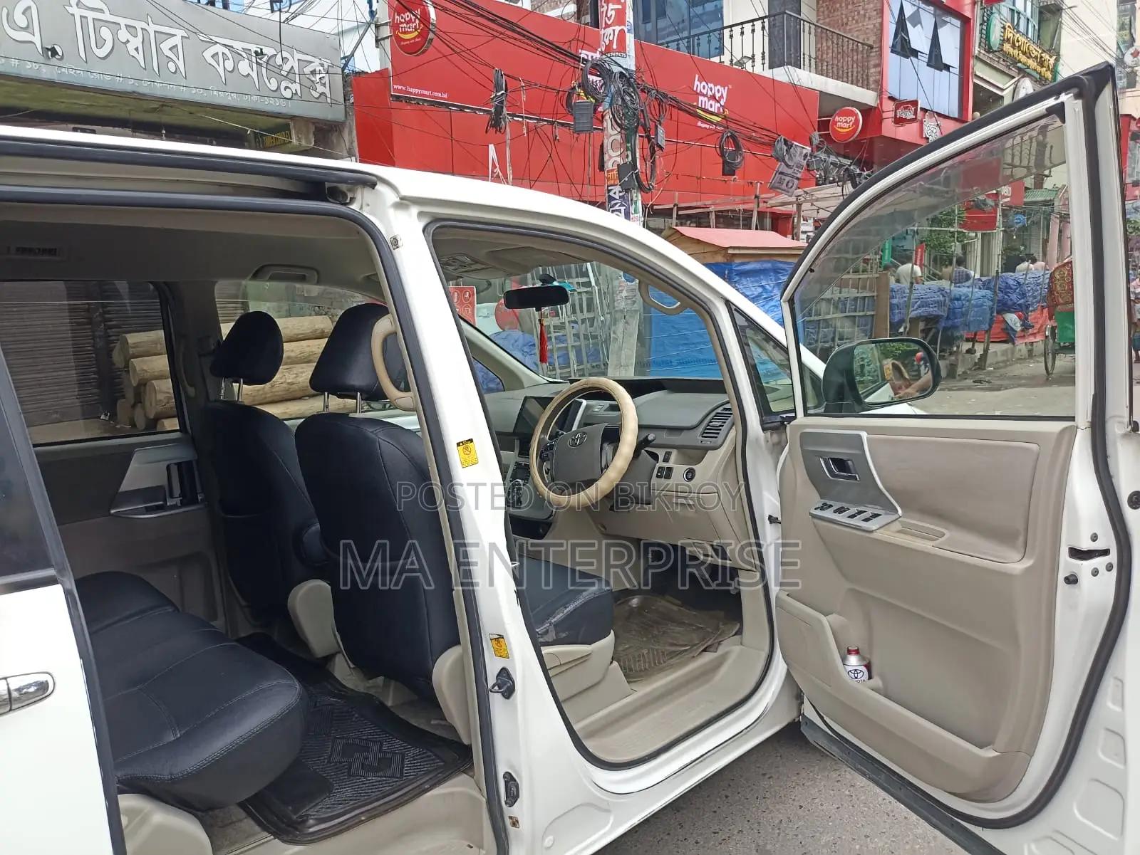 টয়োটা নোয়া ২০১৩ পার্ল