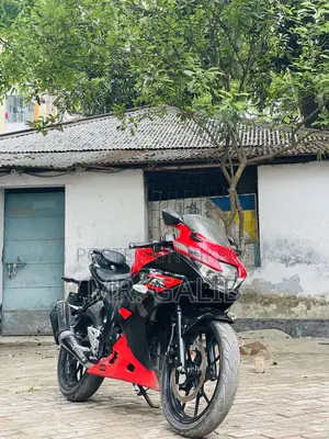 সুজুকি জিএসএক্স-আর১৫০ ২০২১ লাল