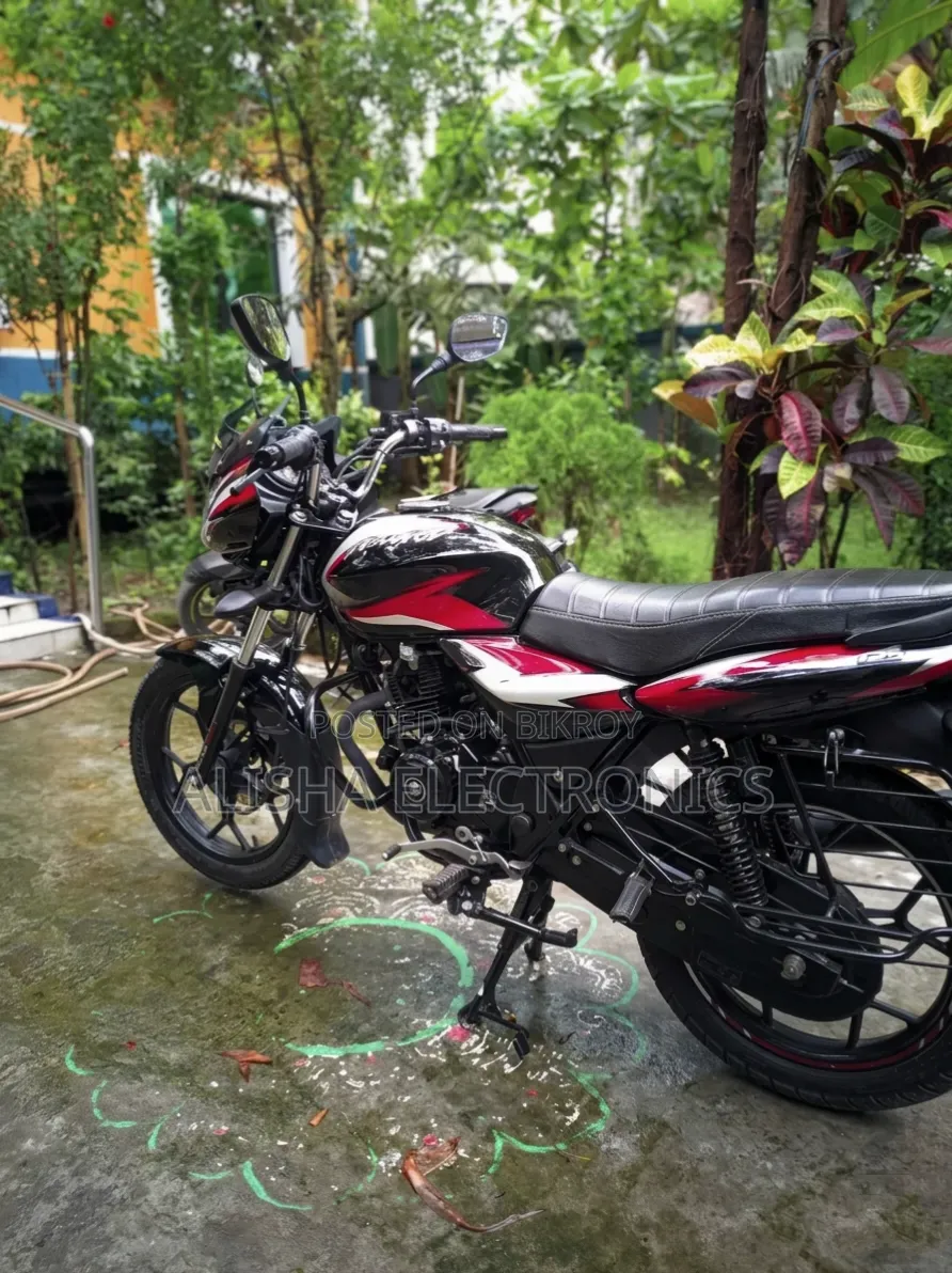 Bajaj Discover 125 2024 Black