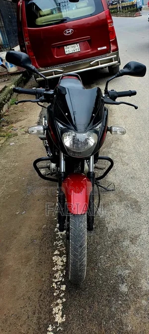 বাজাজ পালসার ১৫০ ২০১৫ লাল