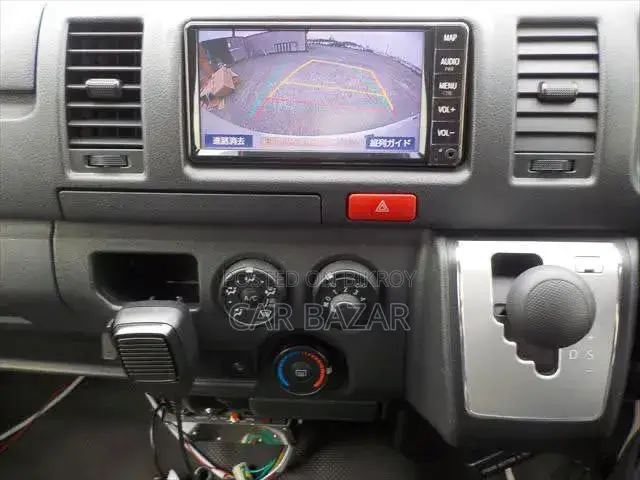 Toyota HiAce 2022 White