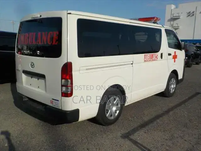 Toyota HiAce 2022 White
