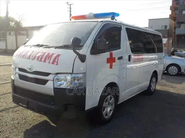 Toyota HiAce 2022 White