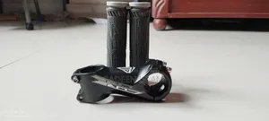 Core Nio 200 Max Stem and Grip