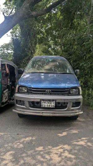Toyota Noah 2001 Blue