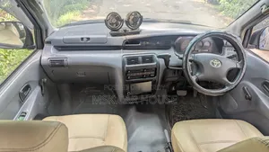 Toyota Noah 2001 Blue