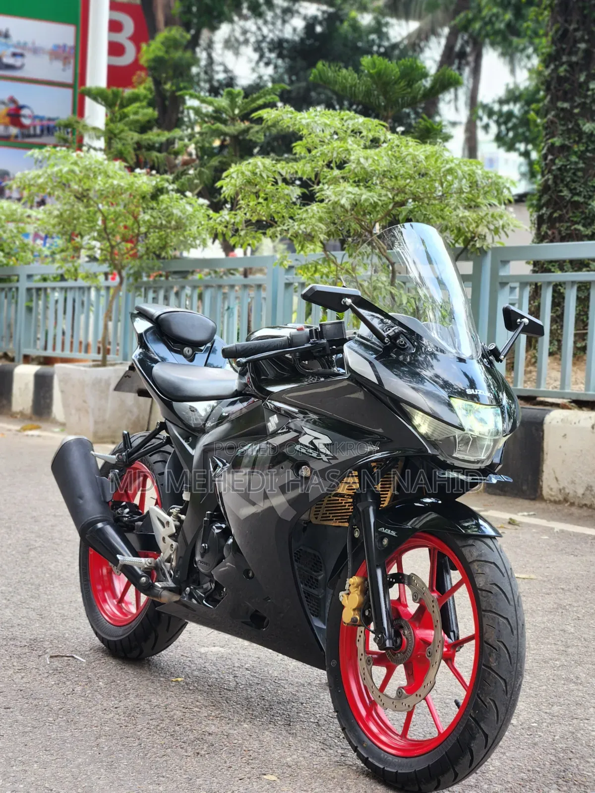 সুজুকি জিএস ২০২১ ব্ল্যাক