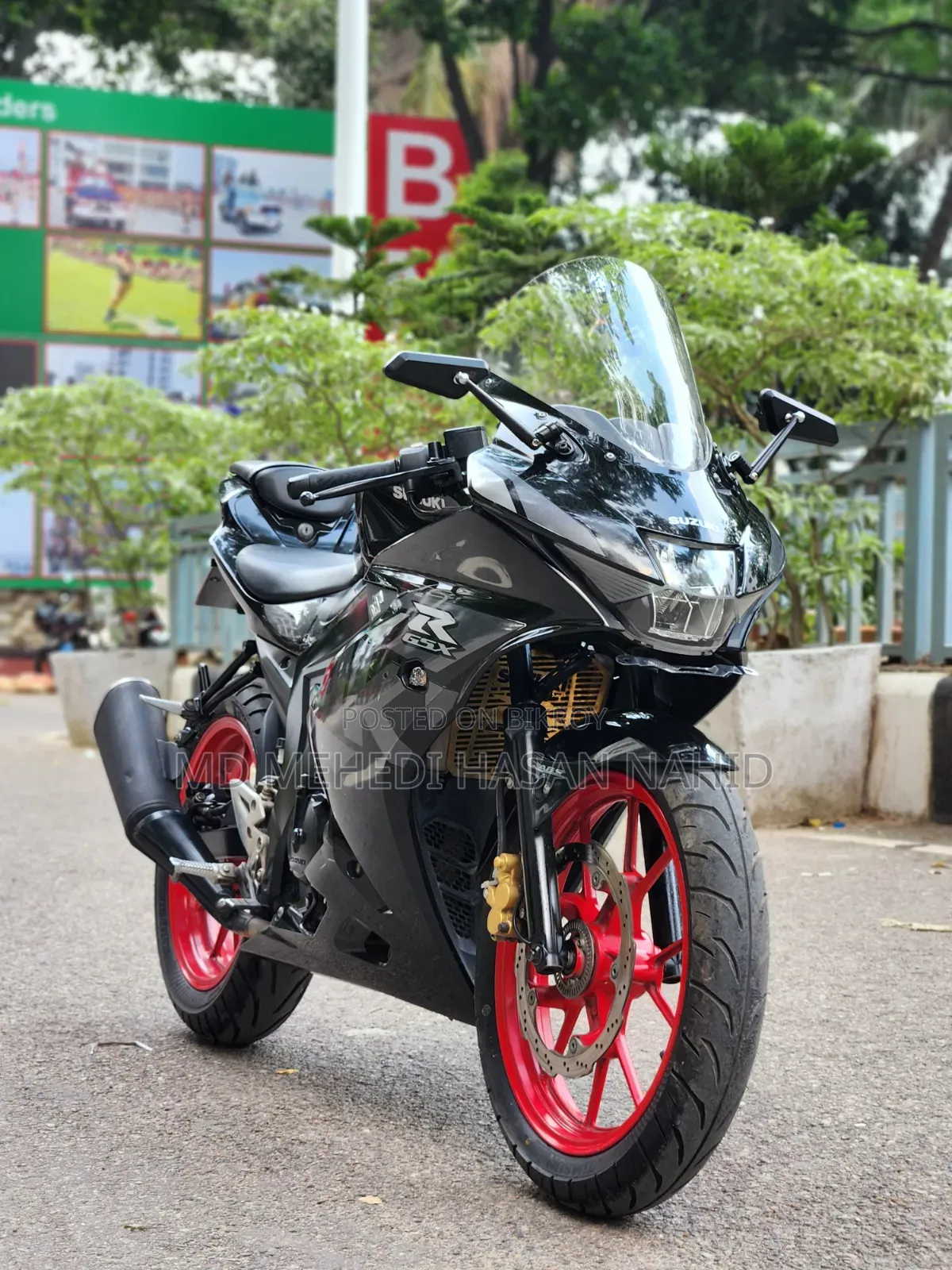 সুজুকি জিএস ২০২১ ব্ল্যাক