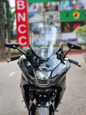 সুজুকি জিএস ২০২১ ব্ল্যাক