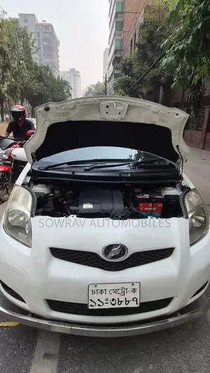 Toyota Vitz 2009 White