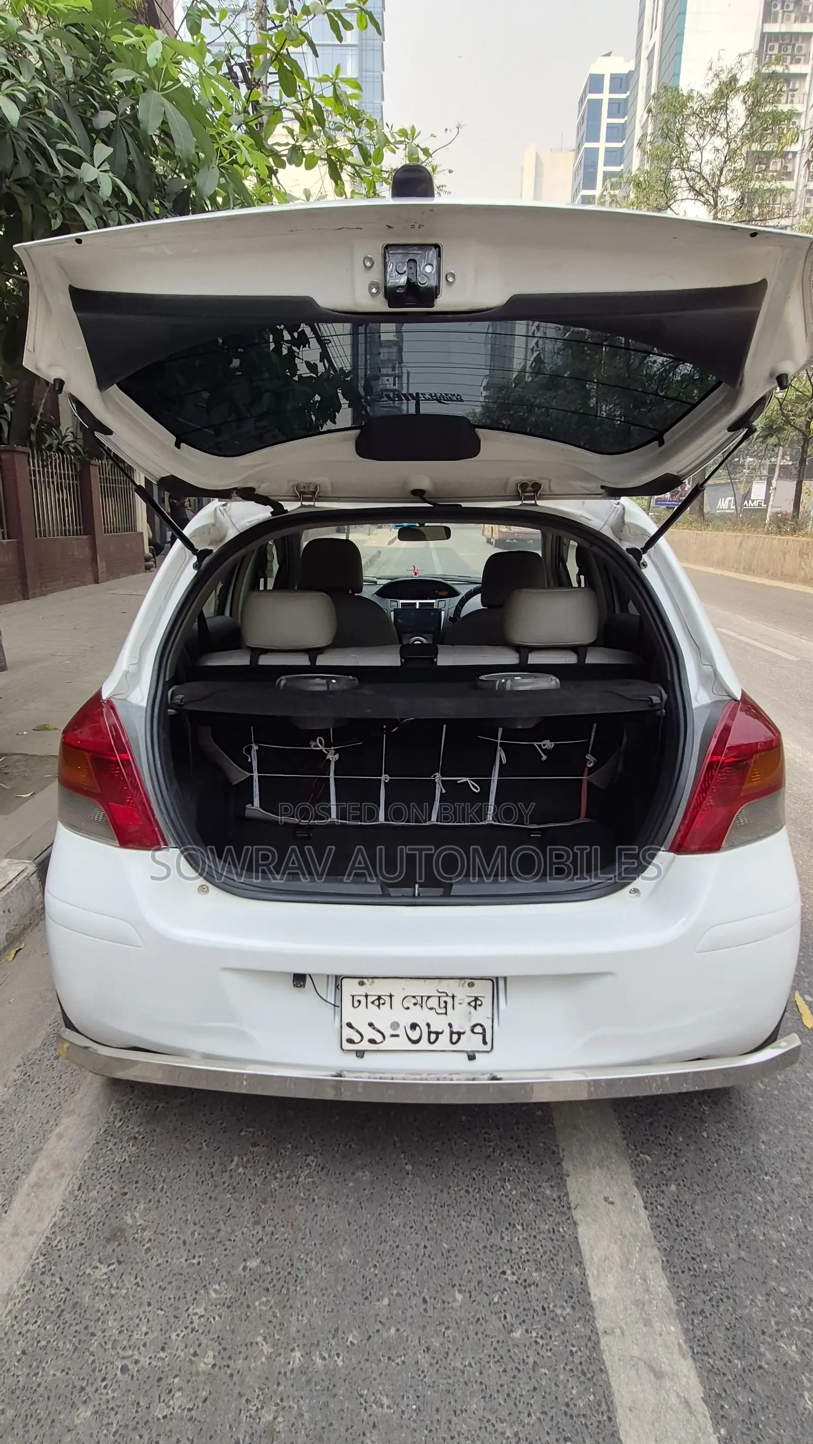 Toyota Vitz 2009 White