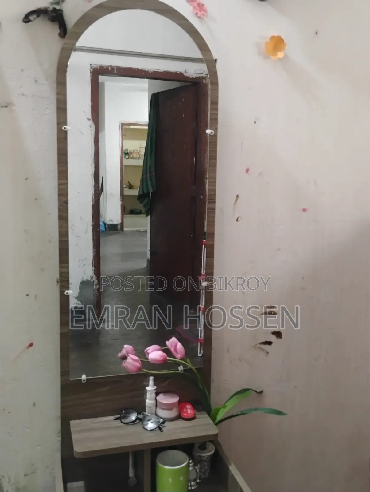 ড্রেসিং টেবিল