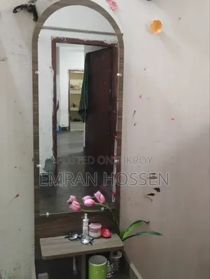 ড্রেসিং টেবিল