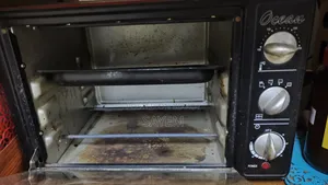 Electric Oven (Used).Model: Ocean Oeo-18s Capacity: 18lfull