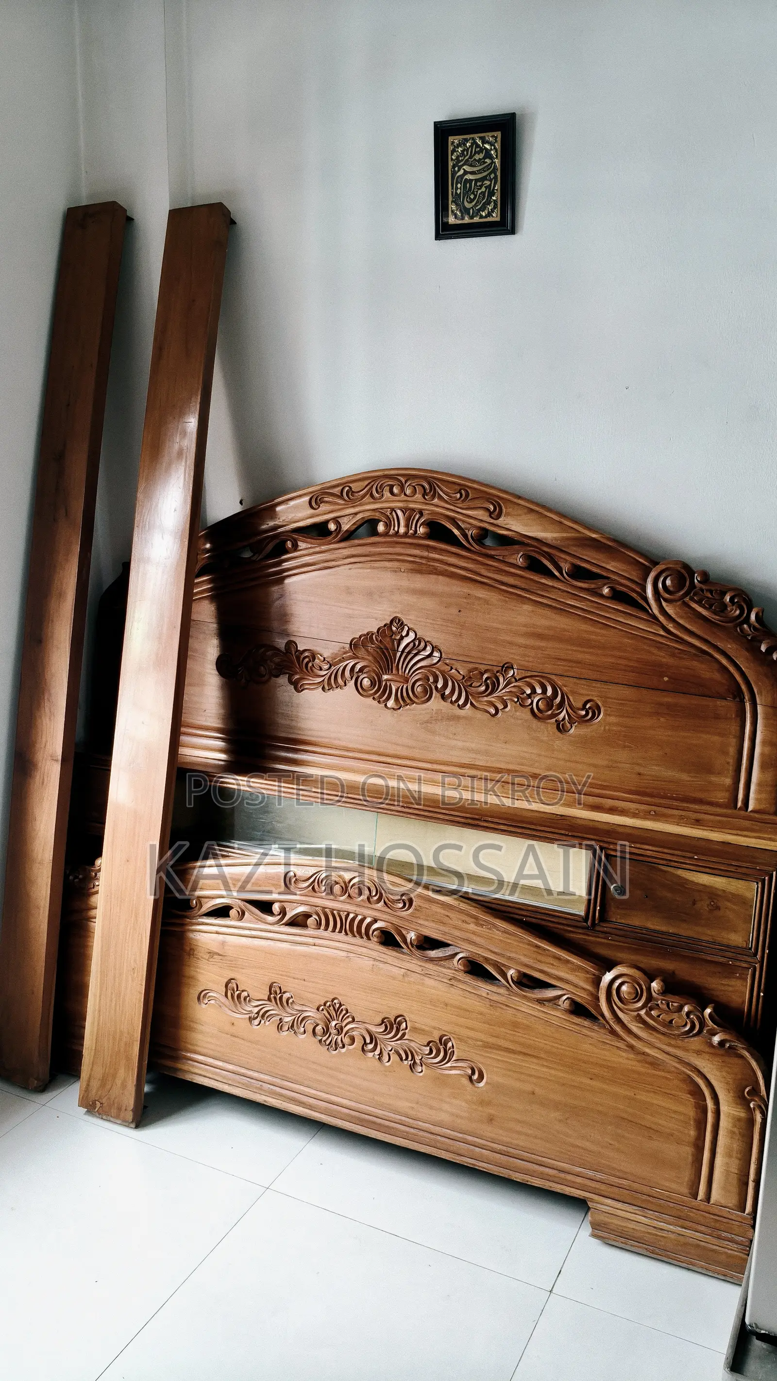 Solid Mahogany Wood Bed – Urgent Sale