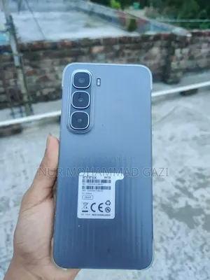 নতুন Infinix Hot 60i ২৫৬ জিবি ব্রোঞ্জ