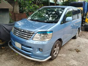 Toyota Noah 2004 Blue