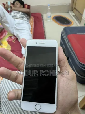 অ্যাপল আইফোন ৮ ৬৪ জিবি হোয়াইট