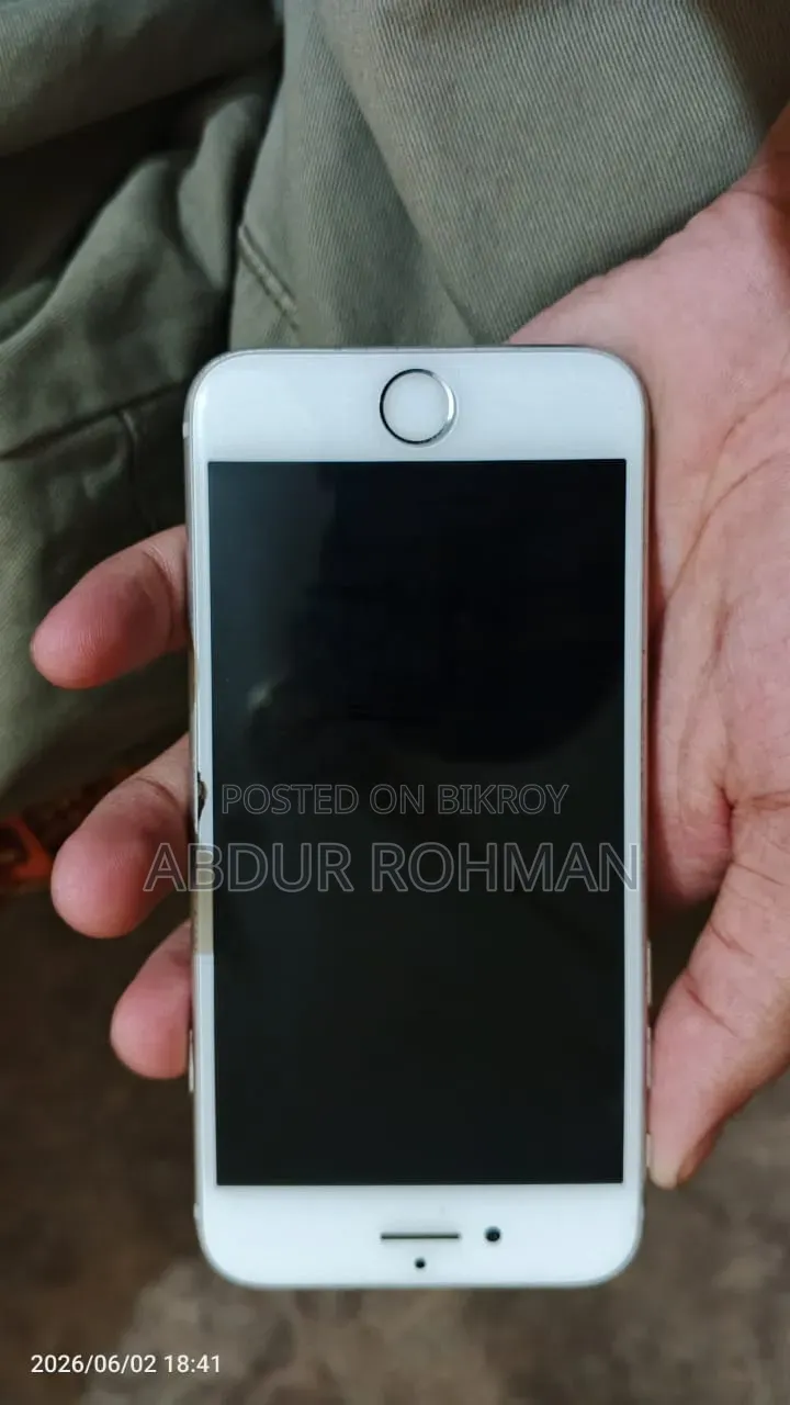 অ্যাপল আইফোন ৮ ৬৪ জিবি হোয়াইট