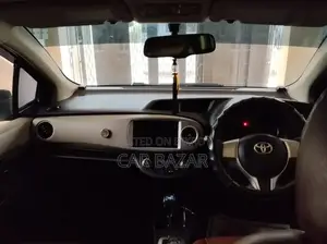Toyota Vitz 2012 Gray