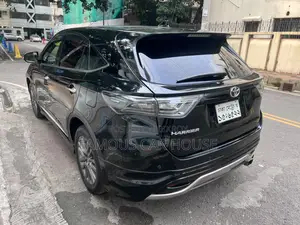 Toyota Harrier 2.0 Four-Wheel Drive 2014 Black