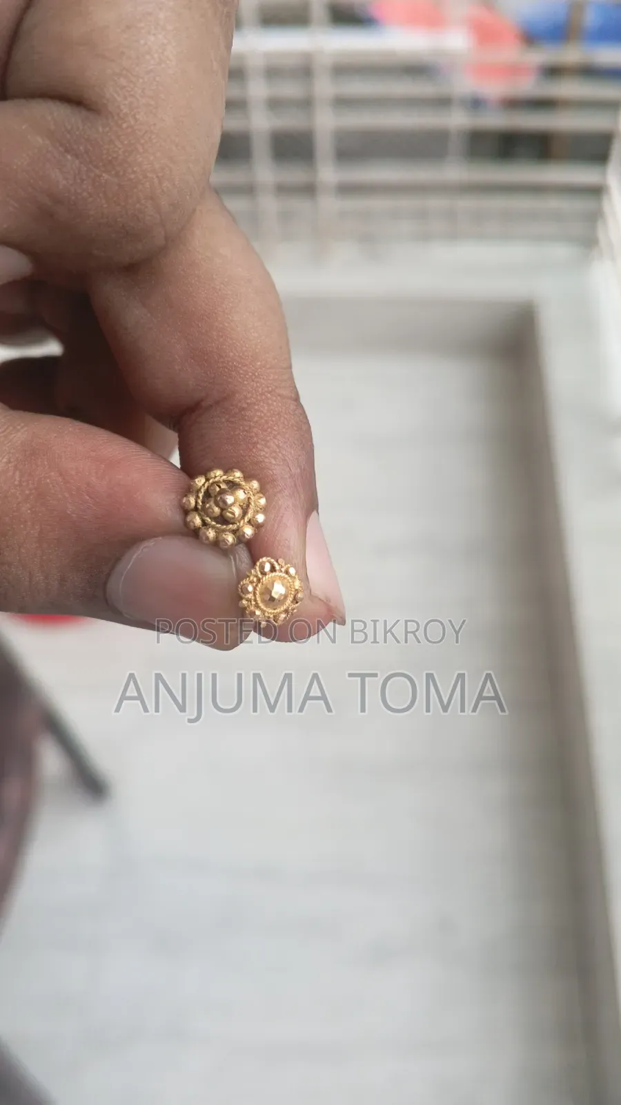 Gold Nose Pin Sell Post