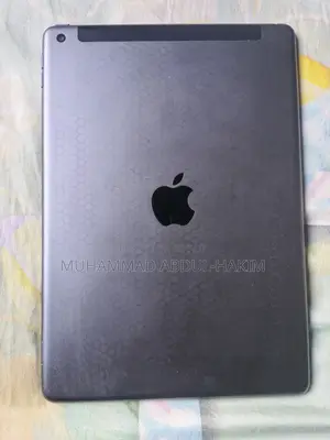 Apple iPad 9.7 64 GB Black