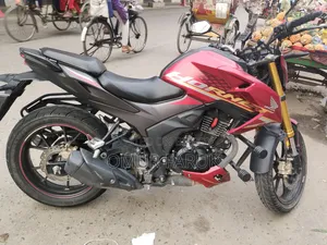 হোন্ডা হর্নেট ২০২৫ রেড
