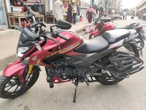 Honda Hornet 2025 Red