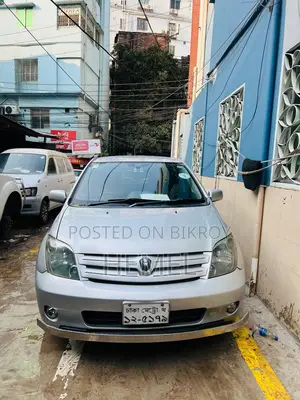 Toyota IST 2003 Silver