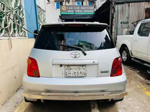 Toyota IST 2003 Silver