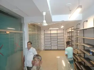 এই দোকানটি ডেকোরেশন সহ বিক্রি করা হবে