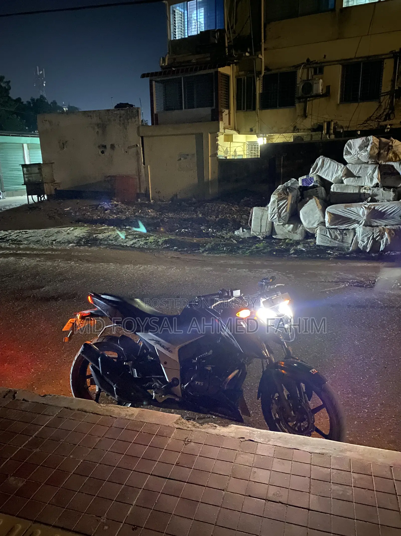 TVS Apache 160 4V 2023 Black