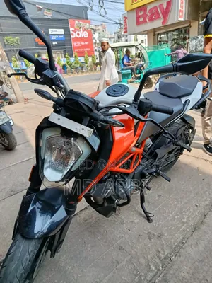 New KTM Duke 125 2022 White