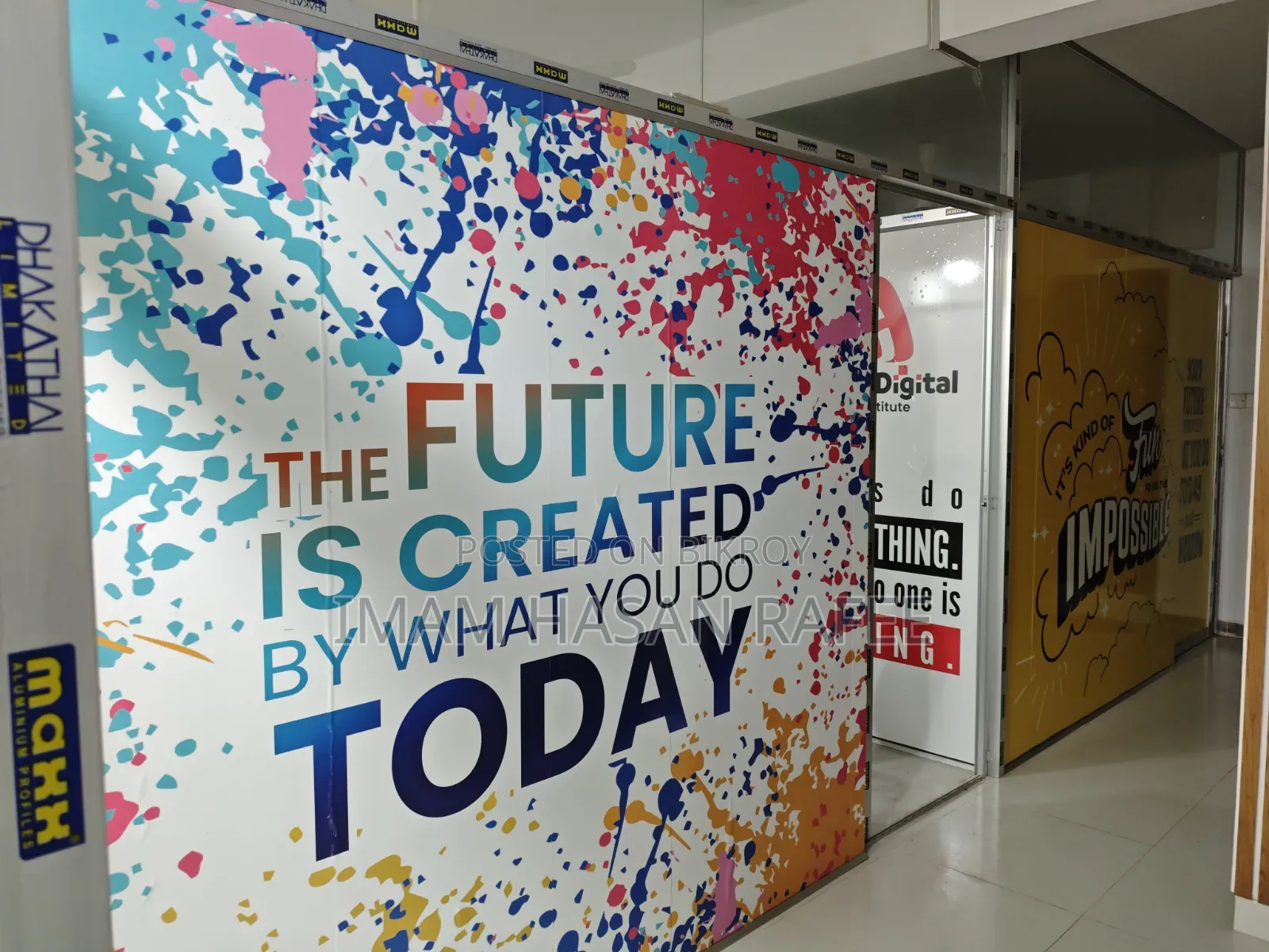 1500 square feet fully decorated office for sale.