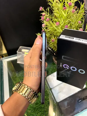 iQOO 256 GB Black