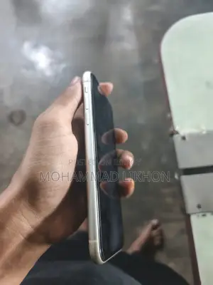 New Apple iPhone 11 128 GB White