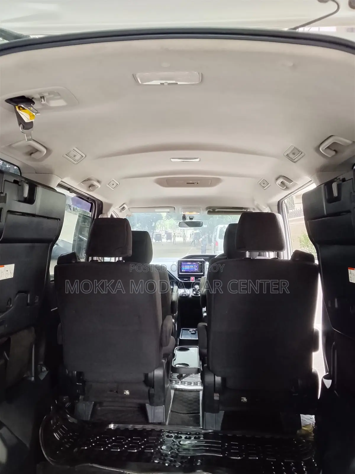 Toyota Noah 2.0 Front Wheel Drive (8 Seater) 2015 Pearl