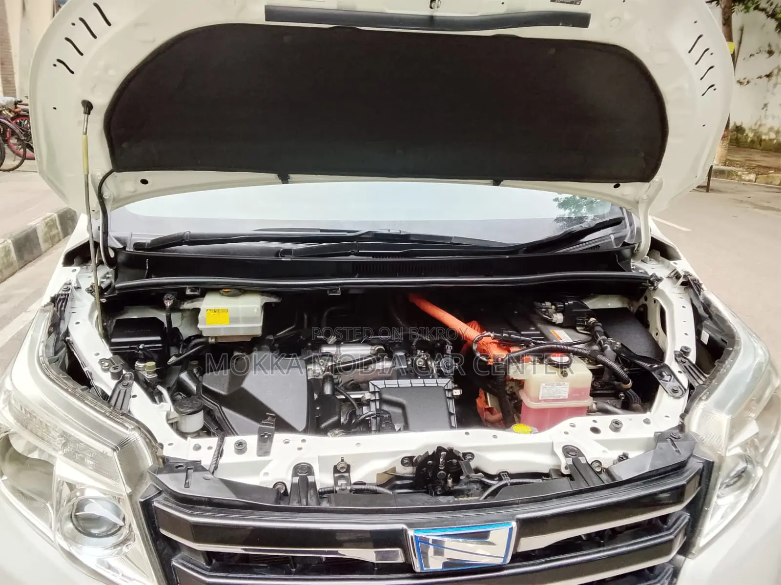 Toyota Noah 2.0 Front Wheel Drive (8 Seater) 2015 Pearl