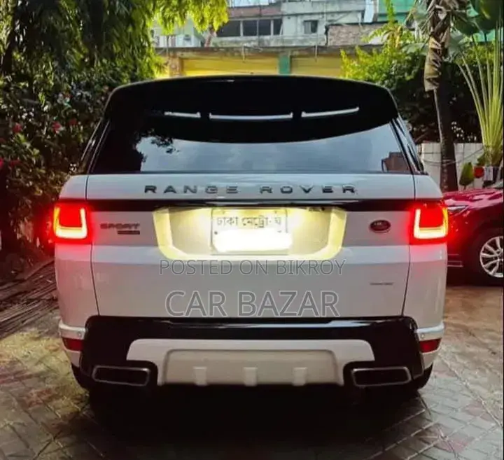 ল্যান্ড রোভার রেঞ্জ রোভার স্পোর্ট ২০২১ হোয়াইট
