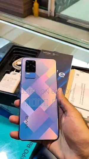 Vivo V21e 128 GB Purple