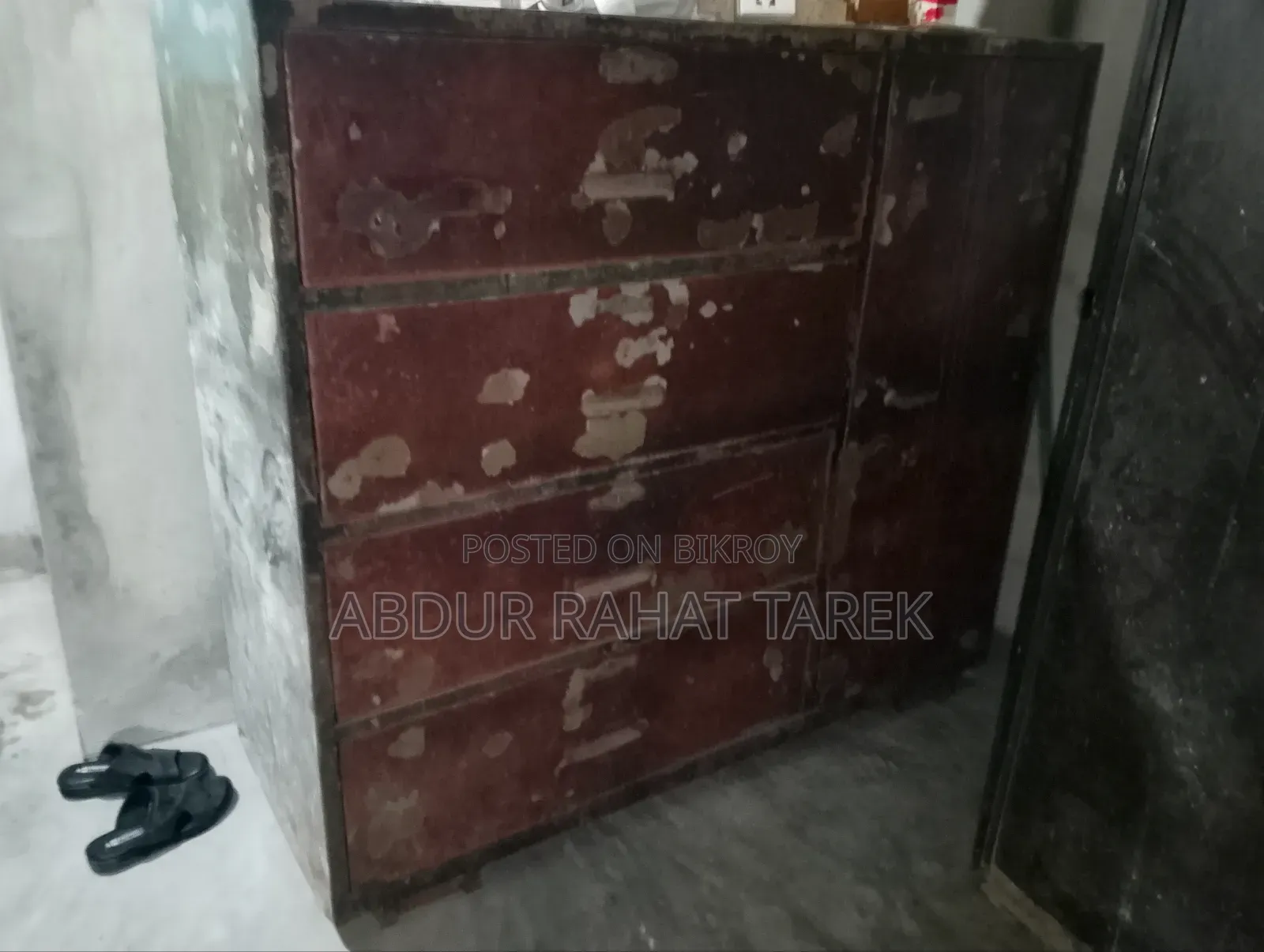Sturdy Used Steel Almirah and Drawer Cabinet for Sale – Low Price