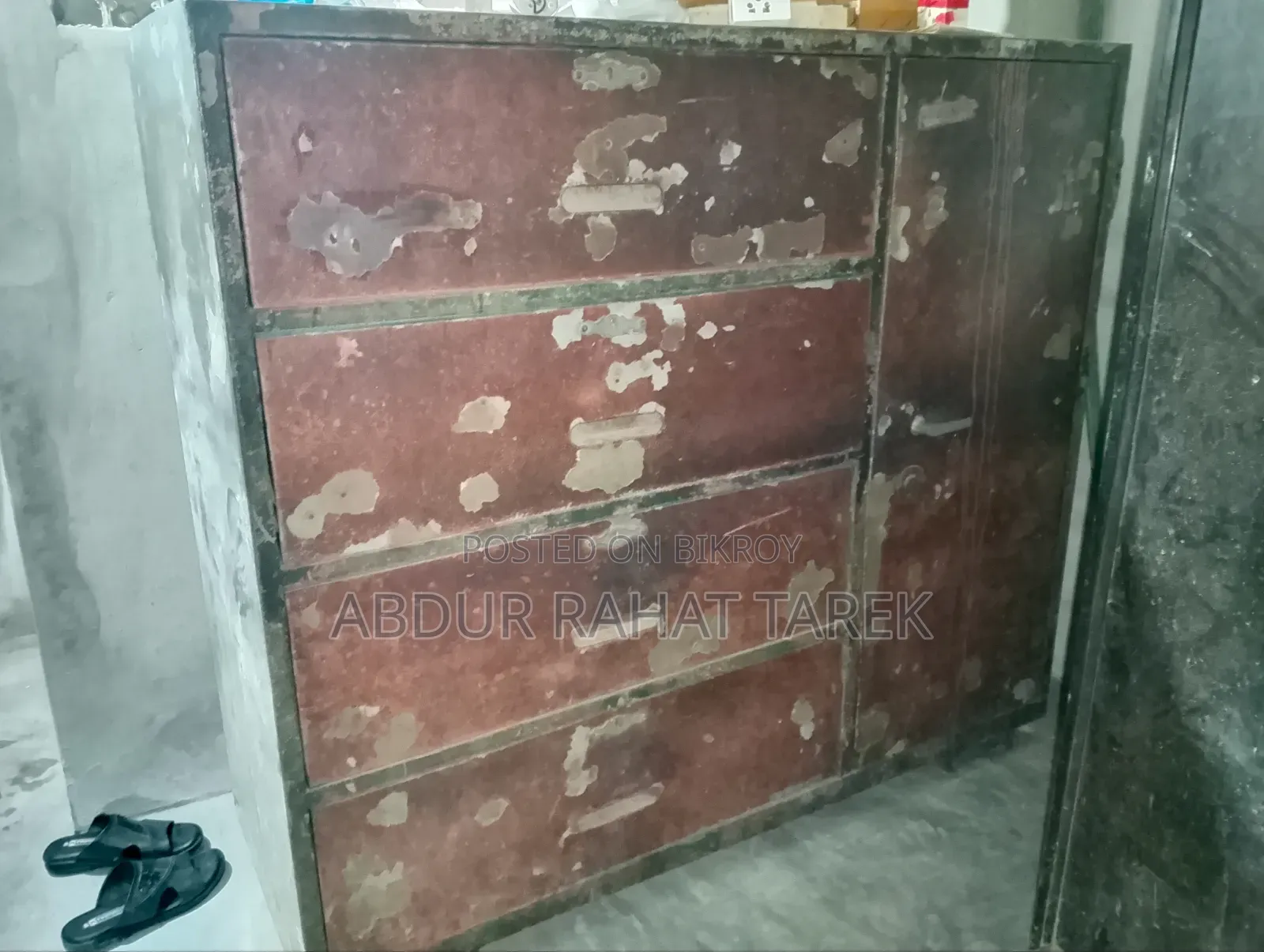 Sturdy Used Steel Almirah and Drawer Cabinet for Sale – Low Price